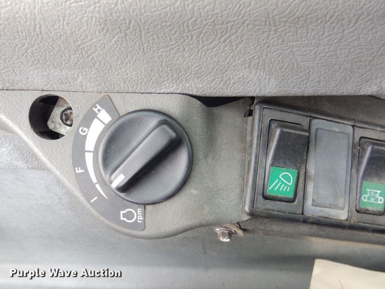 image for item DS8163 2005 Volvo EC210BLC  excavator