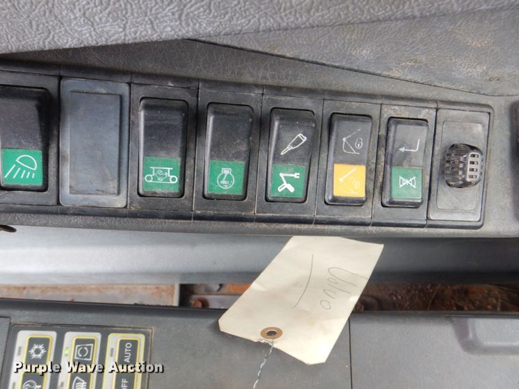 image for item DS8163 2005 Volvo EC210BLC  excavator