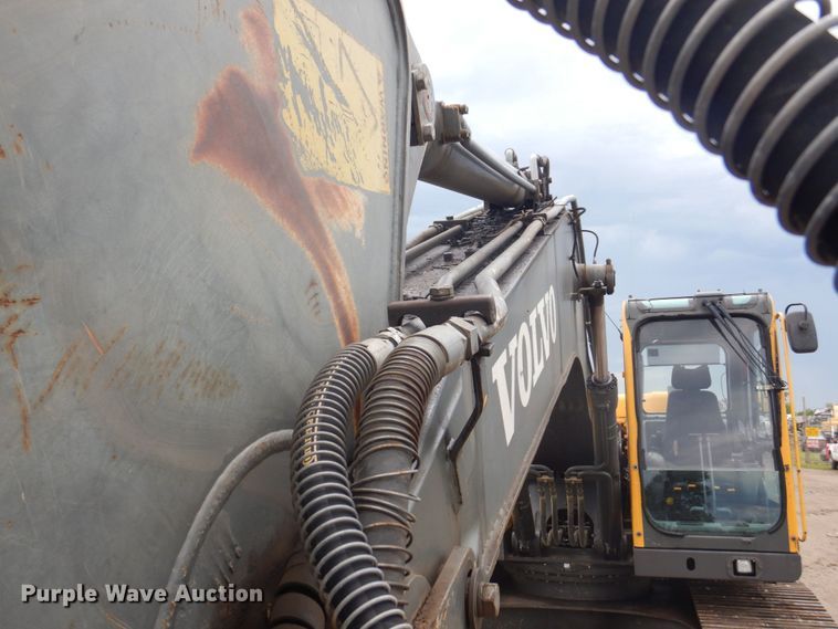 image for item DS8163 2005 Volvo EC210BLC  excavator