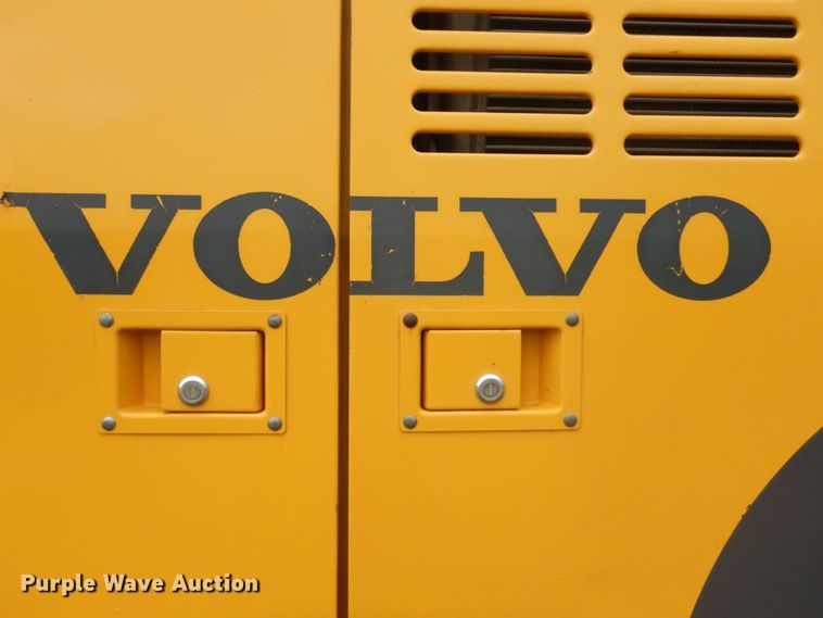 image for item DS8163 2005 Volvo EC210BLC  excavator