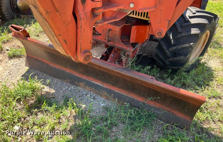 image for item DS8463 2000 Ditch Witch 5110  trencher