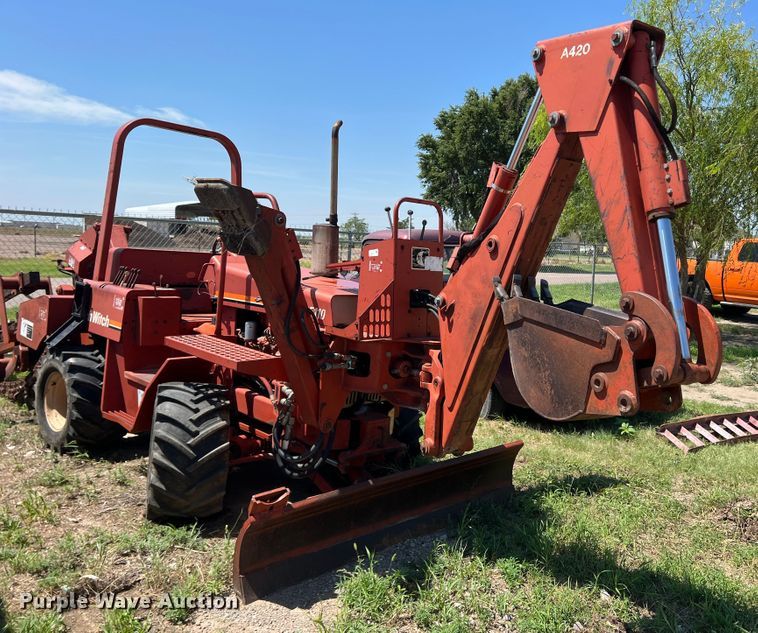 image for item DS8463 2000 Ditch Witch 5110  trencher