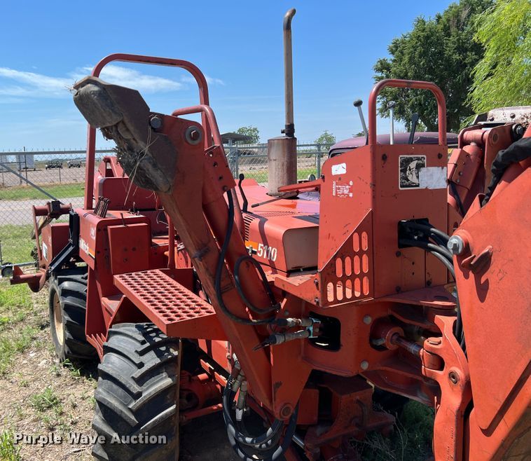 image for item DS8463 2000 Ditch Witch 5110  trencher