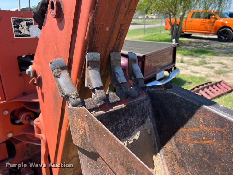 image for item DS8463 2000 Ditch Witch 5110  trencher
