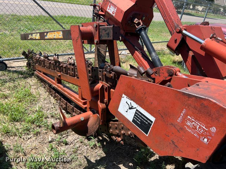 image for item DS8463 2000 Ditch Witch 5110  trencher
