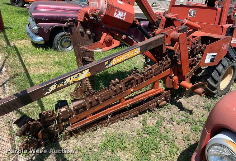 image for item DS8463 2000 Ditch Witch 5110  trencher