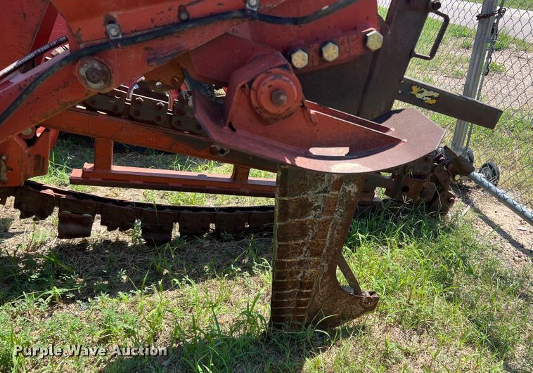 image for item DS8463 2000 Ditch Witch 5110  trencher