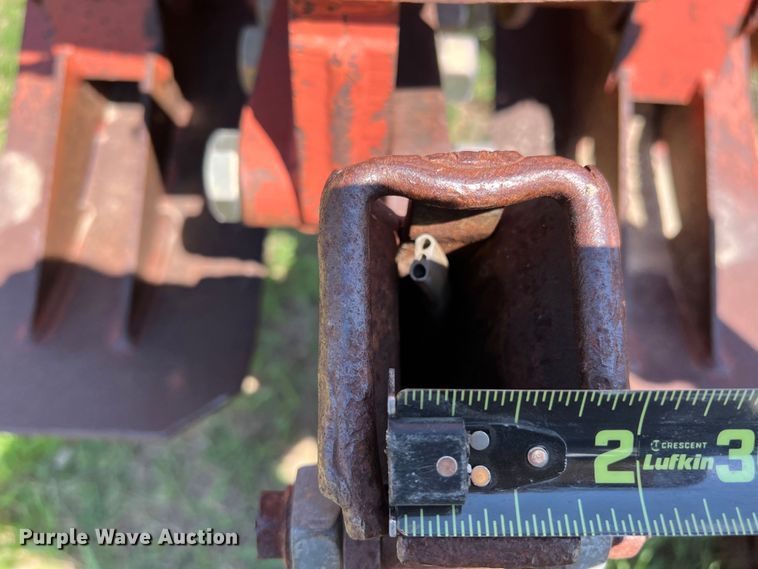 image for item DS8463 2000 Ditch Witch 5110  trencher