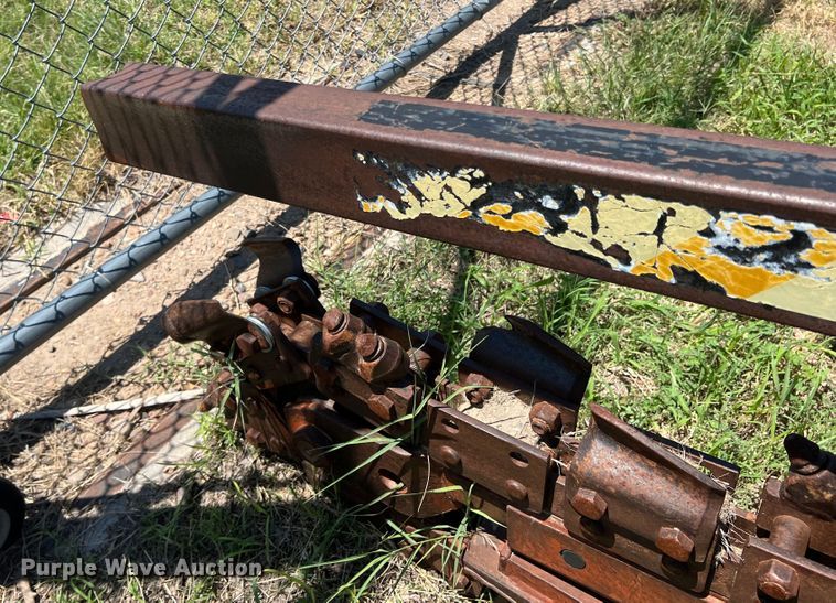 image for item DS8463 2000 Ditch Witch 5110  trencher