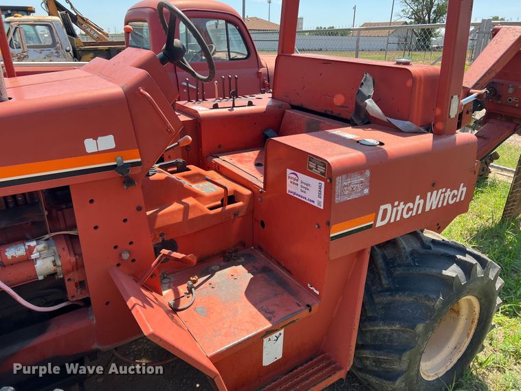 image for item DS8463 2000 Ditch Witch 5110  trencher