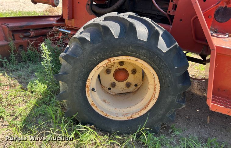 image for item DS8463 2000 Ditch Witch 5110  trencher