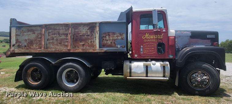 image for item HF9353 1979 International Transtar 4200  dump truck