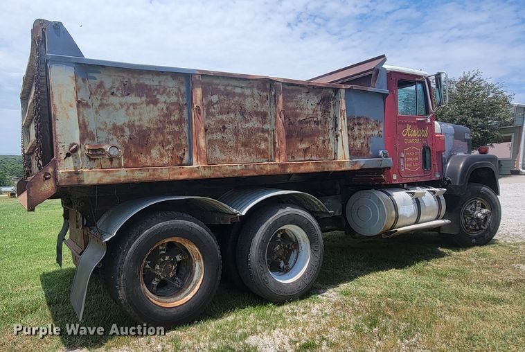 image for item HF9353 1979 International Transtar 4200  dump truck