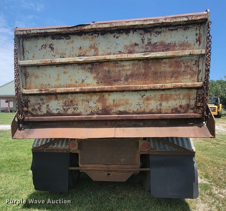 image for item HF9353 1979 International Transtar 4200  dump truck