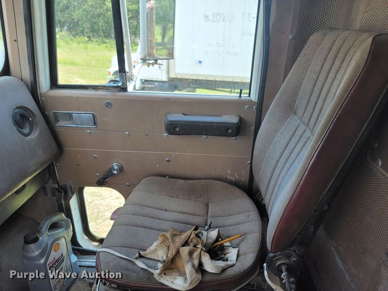 image for item HF9353 1979 International Transtar 4200  dump truck