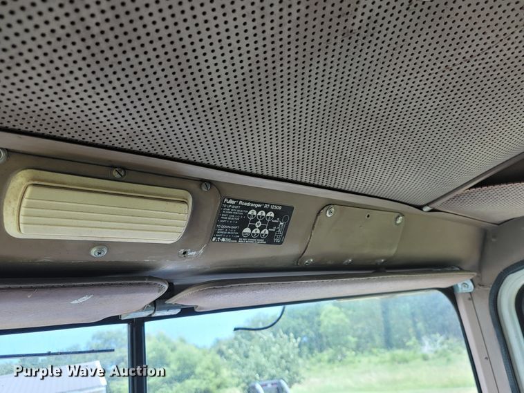 image for item HF9353 1979 International Transtar 4200  dump truck