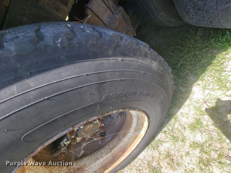 image for item HF9353 1979 International Transtar 4200  dump truck