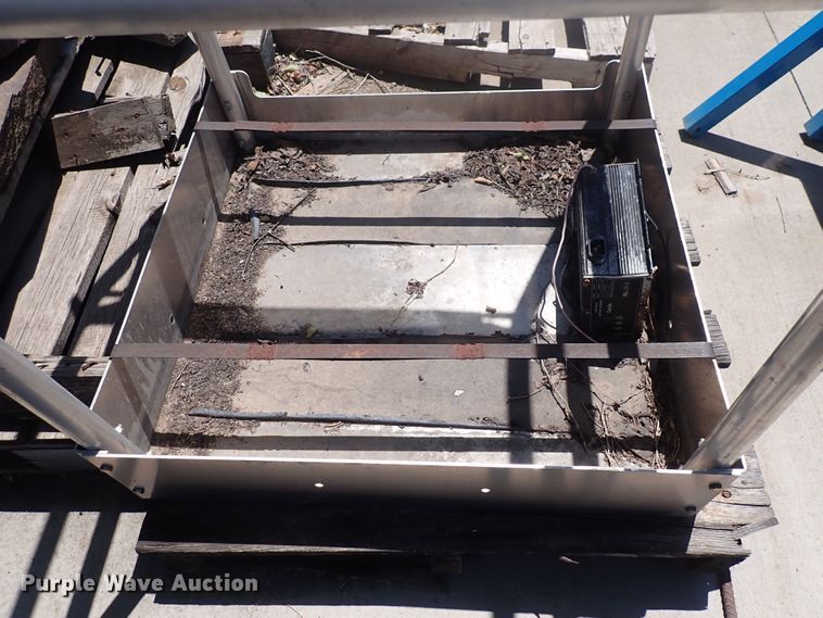 image for item IN9121 Boom lift basket