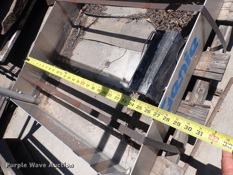 image for item IN9121 Boom lift basket