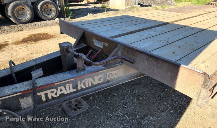image for item JA9962 1998 Trail King TK40LP  equipment trailer