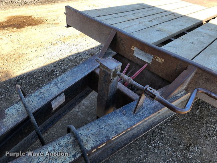 image for item JA9962 1998 Trail King TK40LP  equipment trailer