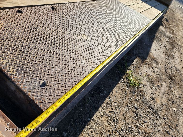 image for item JA9962 1998 Trail King TK40LP  equipment trailer