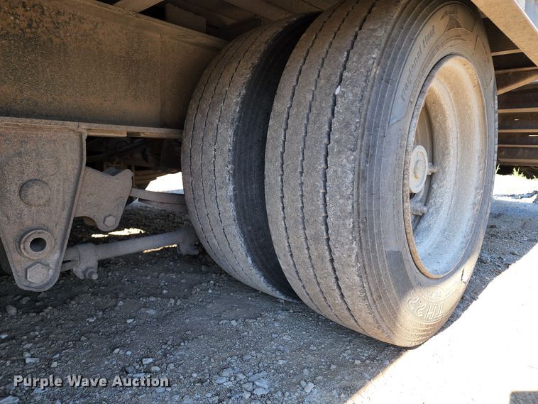 image for item JA9962 1998 Trail King TK40LP  equipment trailer