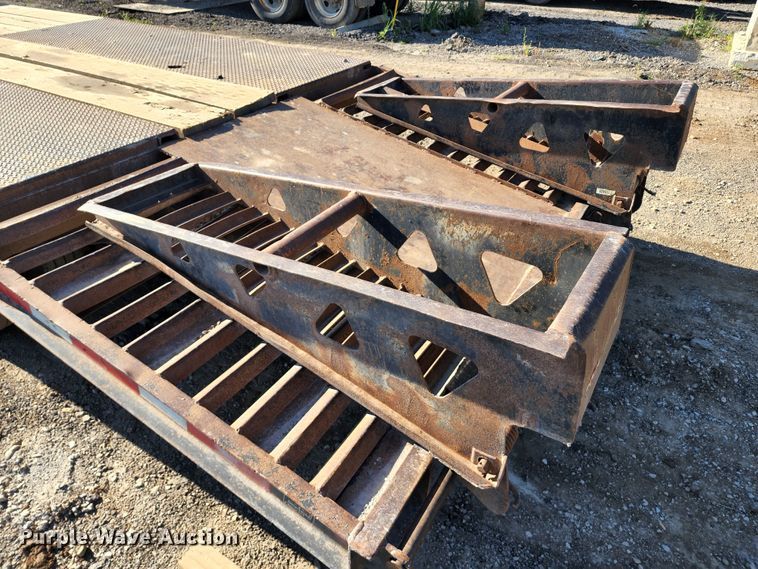 image for item JA9962 1998 Trail King TK40LP  equipment trailer