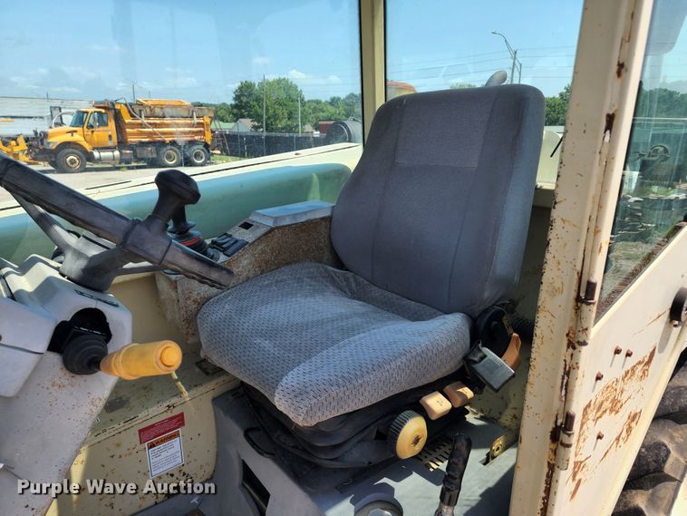 image for item JB9019 1997 Ingersoll Rand VR522  telehandler