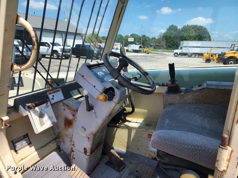 image for item JB9019 1997 Ingersoll Rand VR522  telehandler