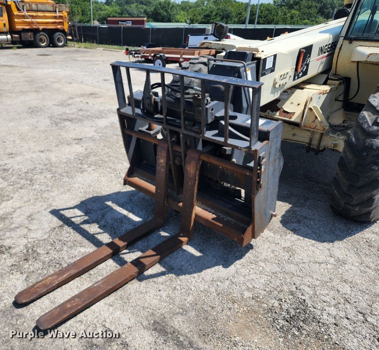 image for item JB9019 1997 Ingersoll Rand VR522  telehandler