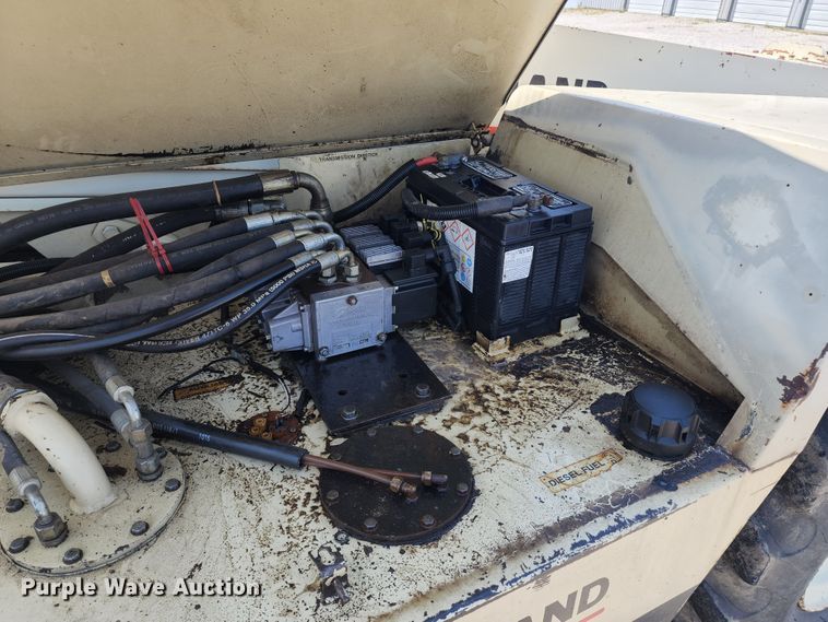 image for item JB9019 1997 Ingersoll Rand VR522  telehandler