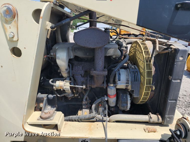 image for item JB9019 1997 Ingersoll Rand VR522  telehandler