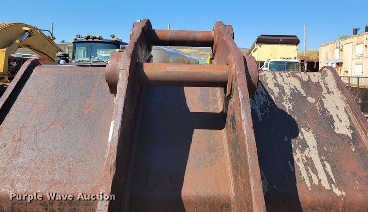 image for item JC9678 Excavator bucket