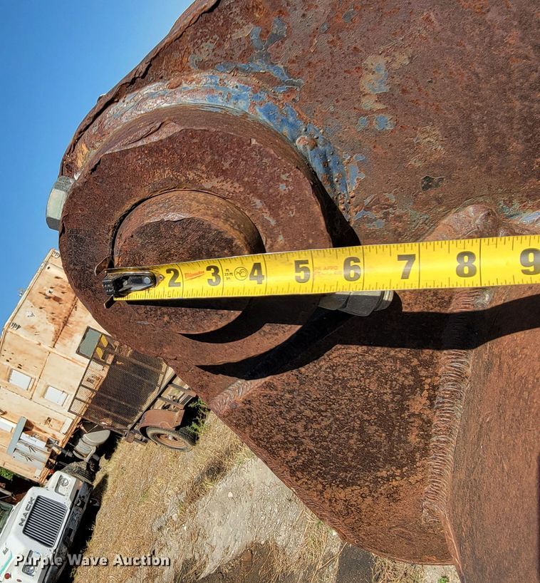 image for item JC9678 Excavator bucket