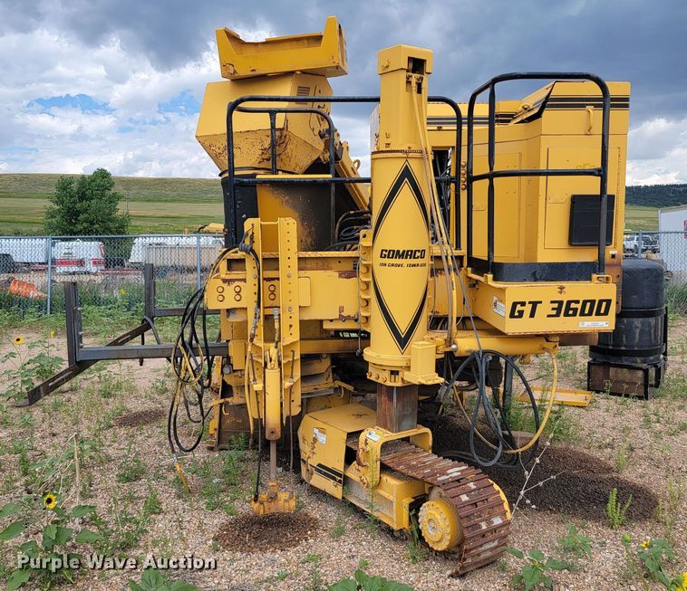 image for item JC9742 1997 Gomaco GT3600  curb machine