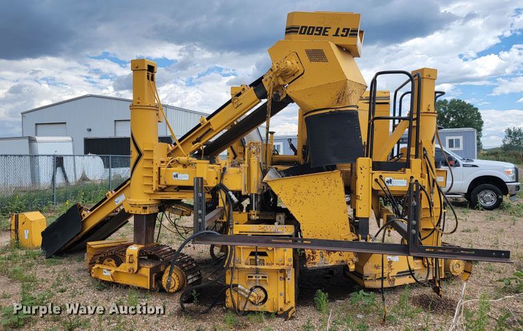 image for item JC9742 1997 Gomaco GT3600  curb machine