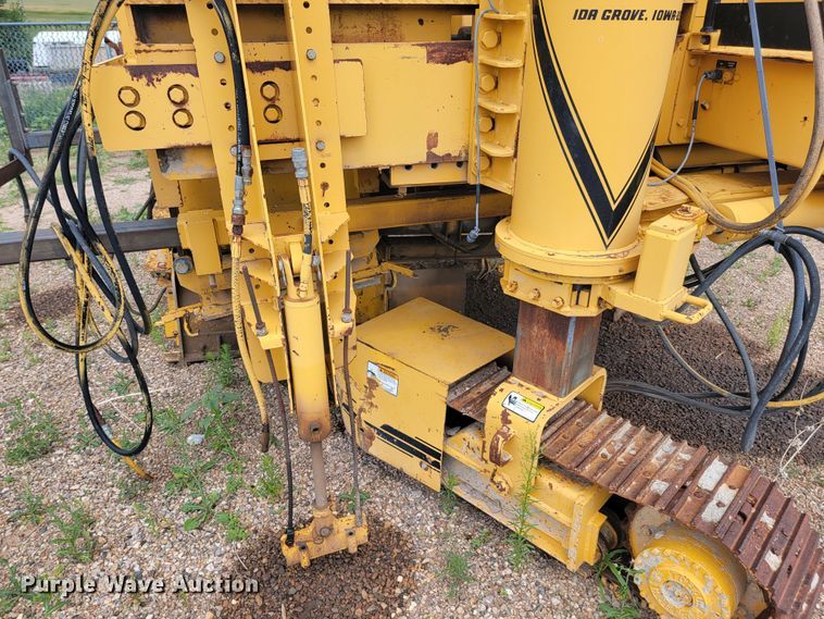 image for item JC9742 1997 Gomaco GT3600  curb machine