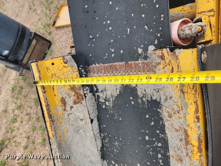 image for item JC9742 1997 Gomaco GT3600  curb machine