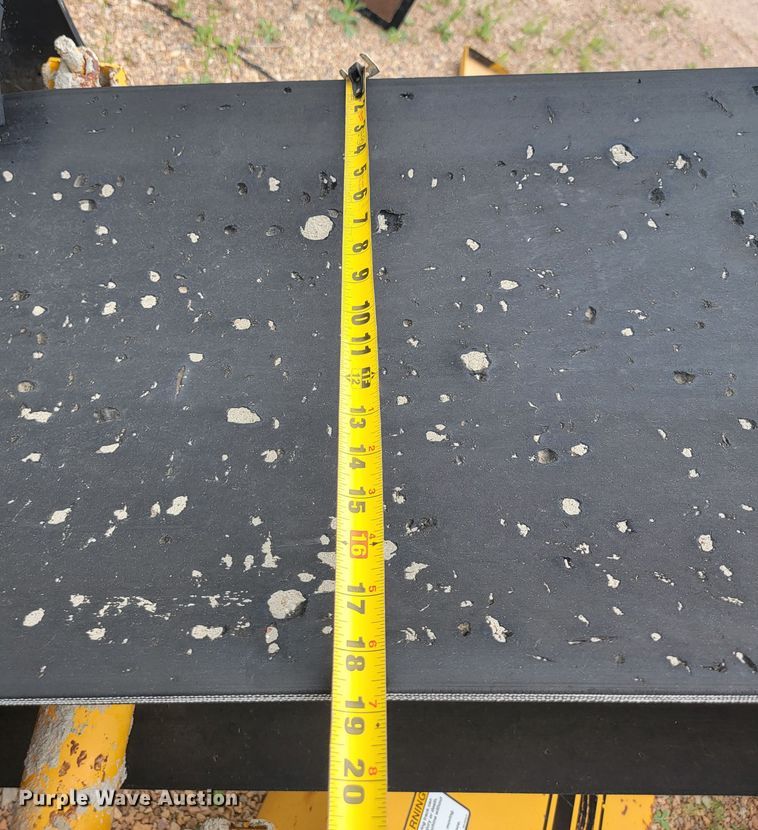 image for item JC9742 1997 Gomaco GT3600  curb machine