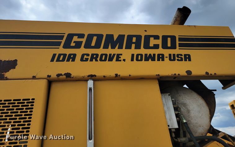 image for item JC9742 1997 Gomaco GT3600  curb machine