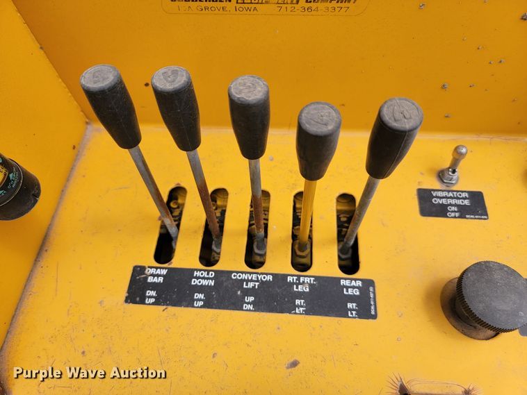 image for item JC9742 1997 Gomaco GT3600  curb machine