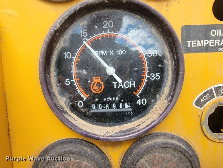 image for item JC9742 1997 Gomaco GT3600  curb machine