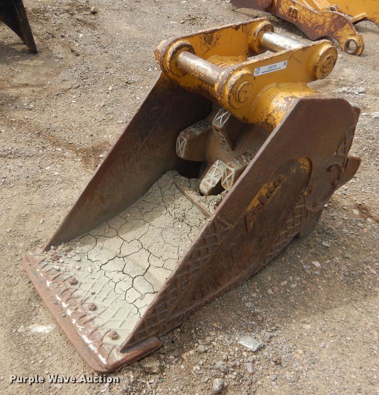 image for item JC9778 Felco  excavator roller compaction bucket