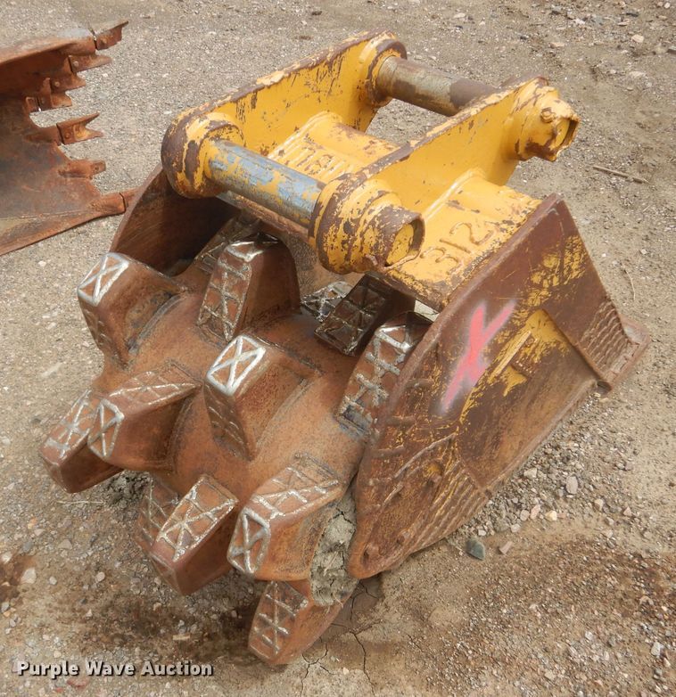 image for item JC9778 Felco  excavator roller compaction bucket