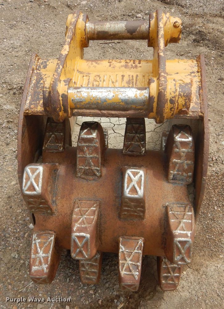 image for item JC9778 Felco  excavator roller compaction bucket