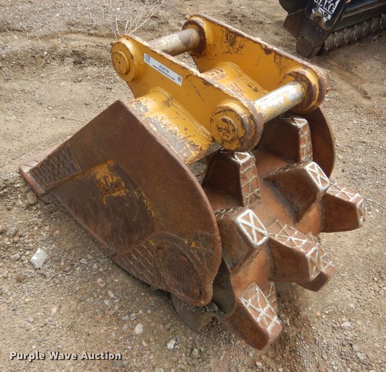 image for item JC9778 Felco  excavator roller compaction bucket