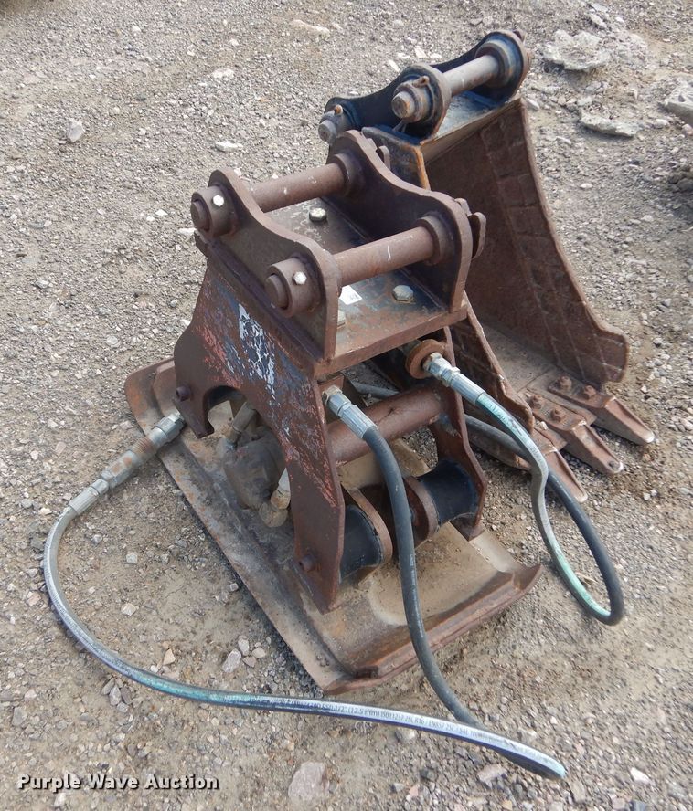 image for item JC9780 Excavator attachments