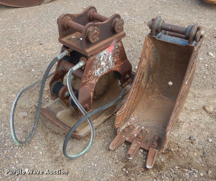 image for item JC9780 Excavator attachments