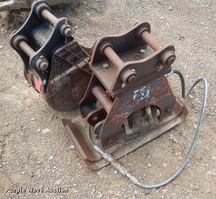 image for item JC9780 Excavator attachments